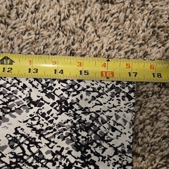 New York & Co Black White Gray 3/4 Sleeve Geometric Print Stretch Blouse Size L - Picture 12 of 12